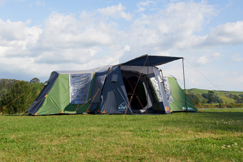 KC072 118 Kiwi Camping Takahe10 Insitu SML